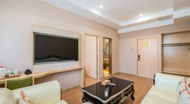 Люкс Deluxe Vienna Hotel (Beijing Wukesong Dacheng Road)