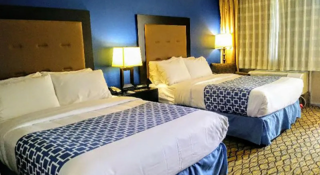 Номер Standard Holiday Inn Hotel Pittsburgh-Monroeville