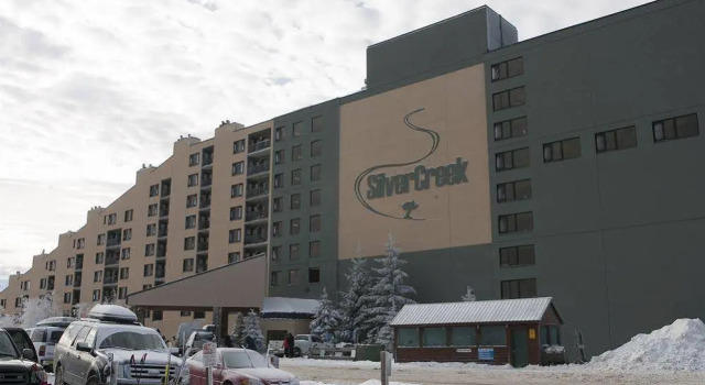 Silver Creek Lodge, Забронировать Отель Сноушу Западная Виргиния, рядом с Лыжный подъемник Soaring Eagle Express