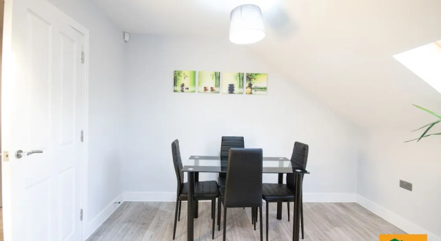 Апартаменты Comfort Holden Court Apartments -Apt 4