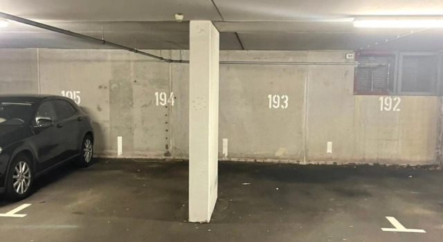 Real Appartments Vienna, Rezerwuj Apartament Hotele w Wiedeń z parkingiem, Parking