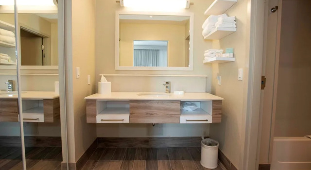 Двухместная студия Home2 Suites By Hilton Thunder Bay
