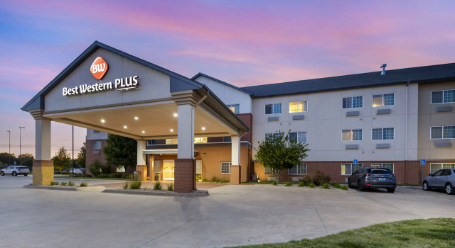 Best Western Plus Patterson Park Inn, Rezerwuj Hotel Hotele w Arkansas City z parkingiem, Parking