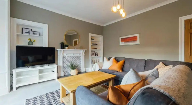Апартаменты The Riverside Apartment (free parking)