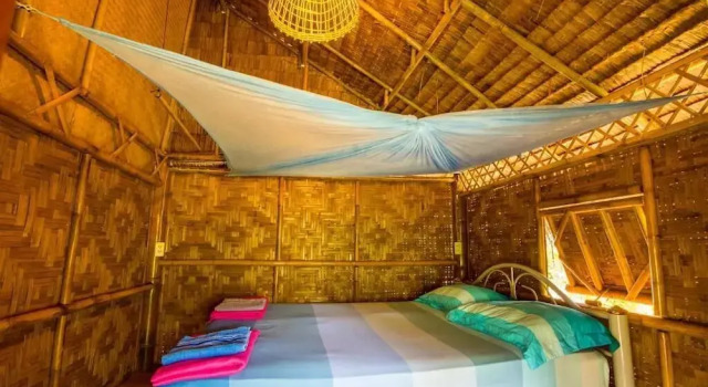 Бунгало Bananas Bungalows
