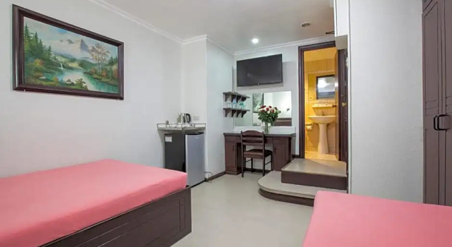 Четырёхместный номер Standard Paladin Hotel