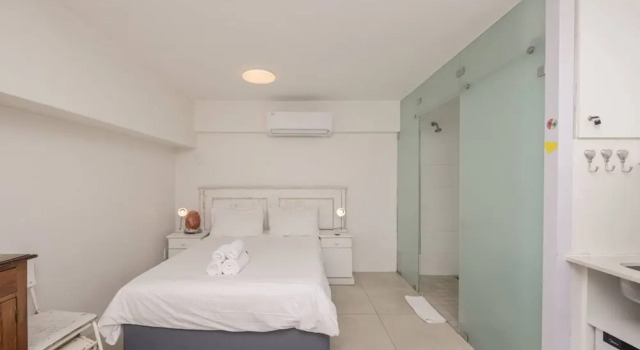 Bright and Adorable Studio in Vredehoek, Забронировать Апартаменты/квартира Отели Cape Peninsula с парковкой, Парковка
