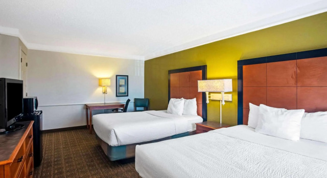 Econo Lodge Inn & Suites Huntsville University Area