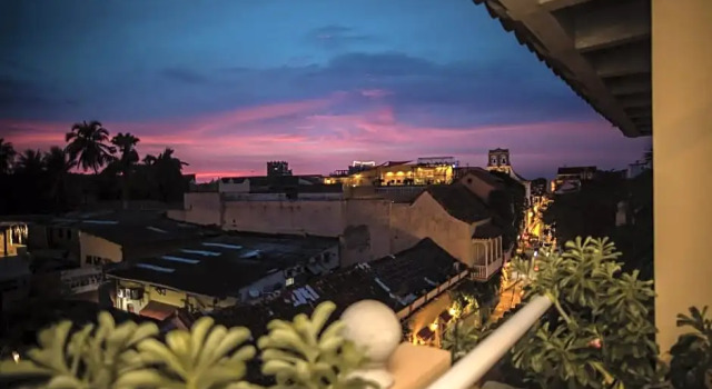 Четырёхместный номер Deluxe Townhouse Boutique Hotel