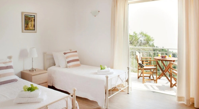 Thanelli in Paxi With 2 Bedrooms and 1 Bathrooms, Book Villa Dendiatika Grækenland