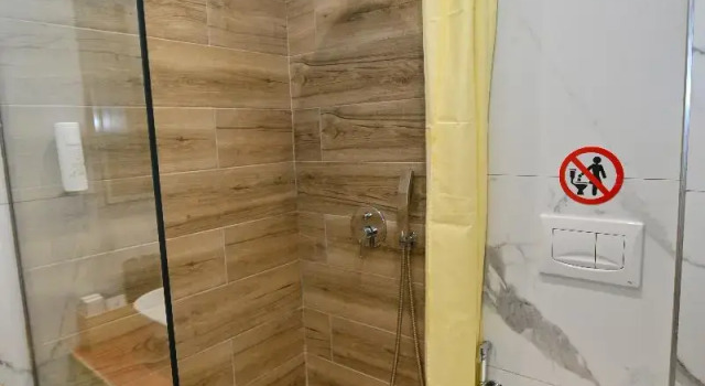 Четырёхместный номер Standard с балконом MondurO Hotel