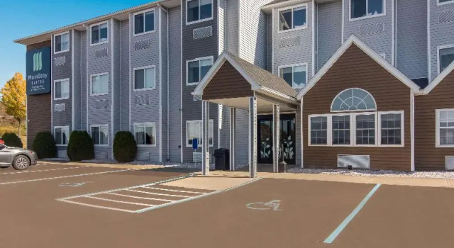 Rodeway Inn and Suites