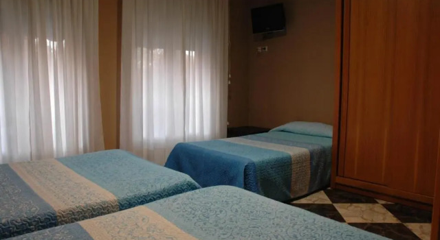 Трёхместный номер Standard Hospedium Hotel Plaza Manjón