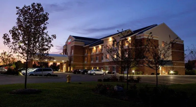 Четырёхместный номер Standard Fairfield Inn and Suites Flint Fenton