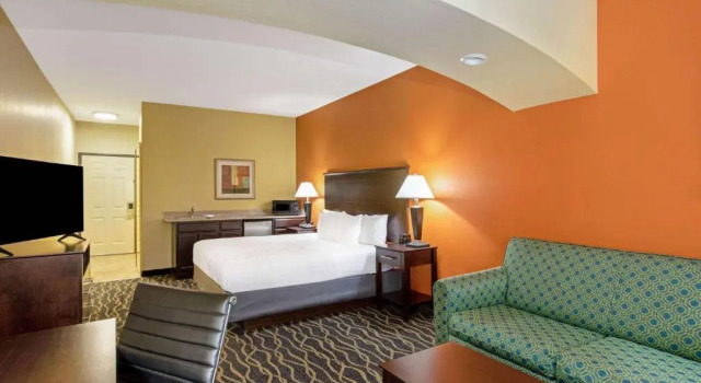 Двухместный номер Executive La Quinta by Wyndham Tulsa Airport / Expo Square