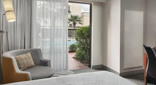 Двухместный номер Standard с видом на бассейн Courtyard Shreveport-Bossier City/Louisiana Boardwalk