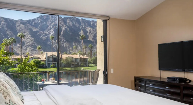 Номер Standard с балконом и с видом на горы Mountain View Oasis at PGA West by Acme House Company