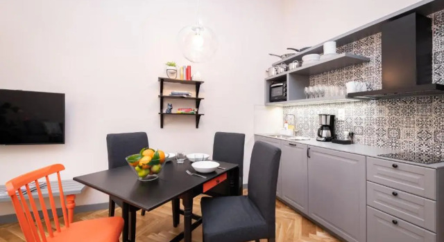 Полулюкс EMPIRENT Garden Suites
