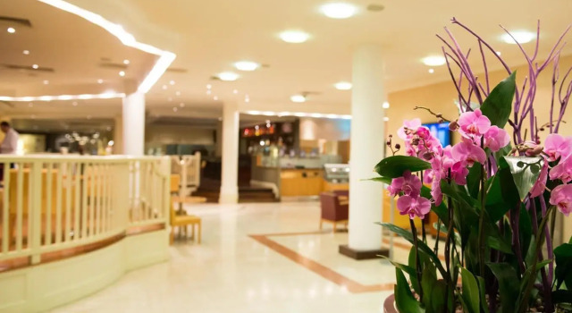 DoubleTree by Hilton Swindon Hotel, Забронировать Отель Суиндон Уилтшир