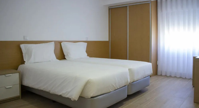Central Suites 3, Забронировать Гостевой дом Каркежиду Авейру