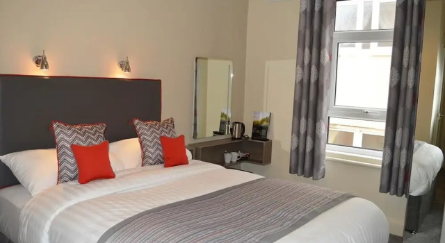The Carlton Hotel, Book Hotel Lytham St. Anne's Lancashire