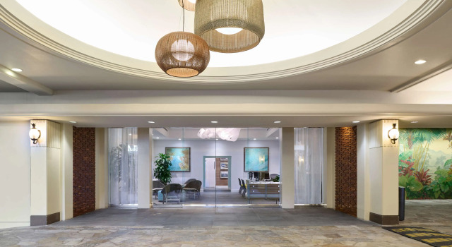 Aston Waikiki Beach Tower, Забронировать Отель Вайкики Гонолулу