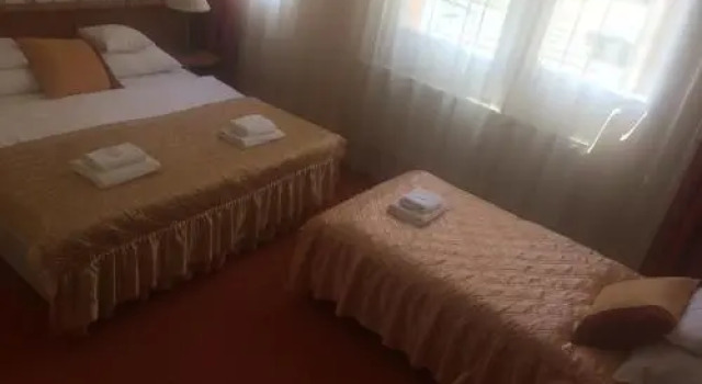 Hotel Corner, Rezervovat Hotel Komárom 