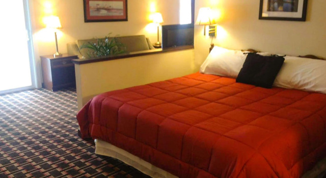 Шестиместный семейный люкс Colonial Inn Ellsworth