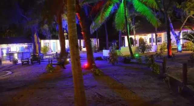 Tsunami beach hotel arugambay, Забронировать Отель Отели Округа Ампара 4 звезды, 4*
