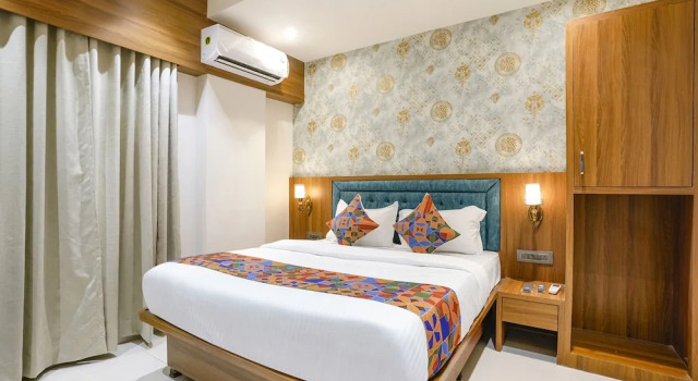 Номер Deluxe Fabhotel Status Residency