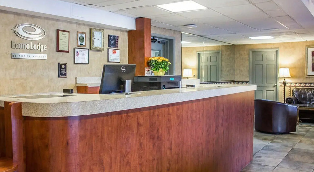 Econo Lodge Hicksville - Long Island, Book Hotel Hicksville Long Island