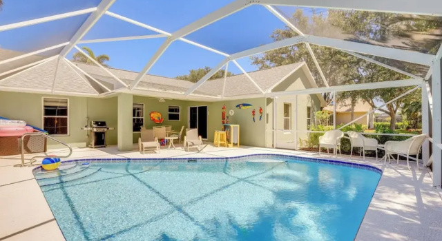 Коттедж Jensen Beach Home w/ Heated Pool!