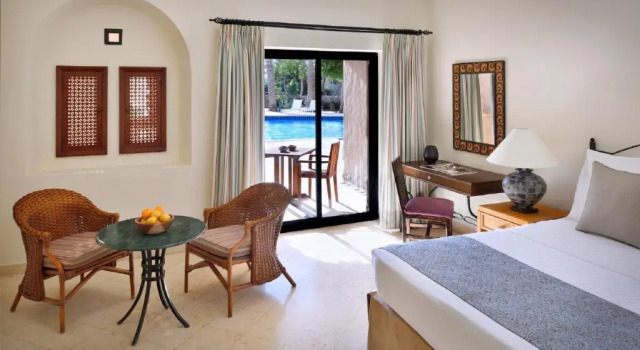Двухместный номер Premium с видом на бассейн Mövenpick Resort & Spa Dead Sea