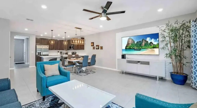 Super Boho Chic Stylish Blend Near Disney