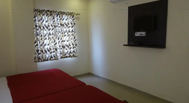 Hotel Sai Hira by OYO Rooms