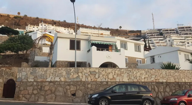 Lovely 2 bedroom house with private garden, Boek Hotel Hotels in Gran Canaria met parkeren, Parkeren