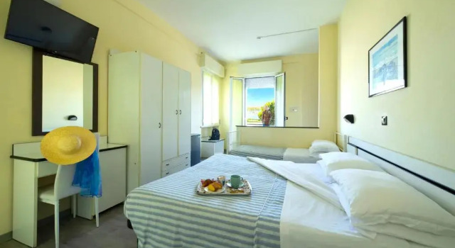 Трёхместный номер Standard с балконом Hotel Baltic