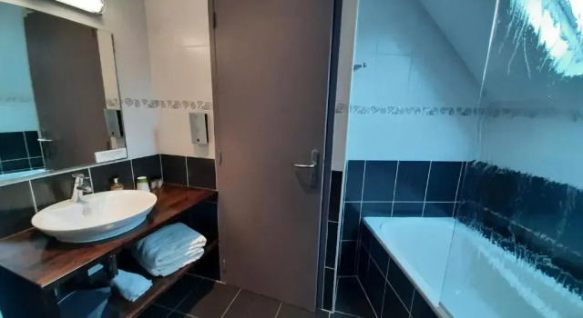 Номер Superior Logis Hôtel Restaurant LAuberge du Chateau