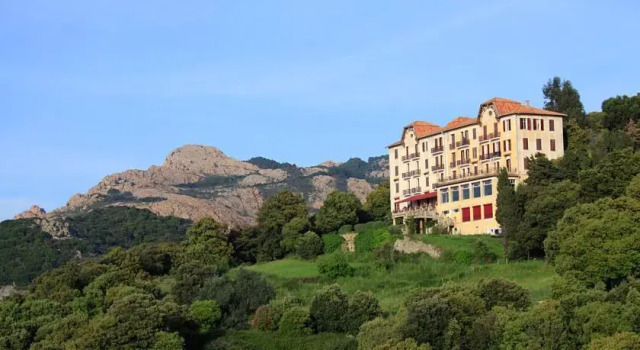 Hotel Les Roches Rouges, Varaa Hotelli  