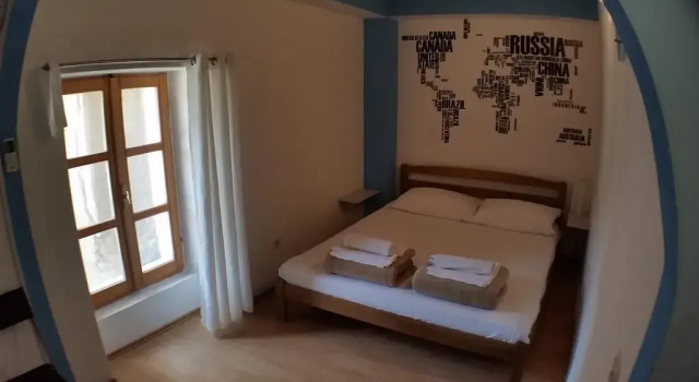 The Lazy Monkey Hostel & Apartments, Забронировать Апартаменты/квартира Задар Задарская жупания, рядом с Пляж Пунта Байло