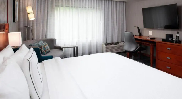 Номер Standard Courtyard by Marriott High Point