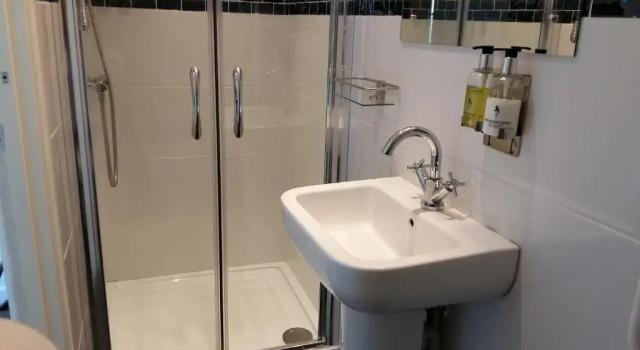 Четырёхместный номер Deluxe Apple Tree Bed and Breakfast