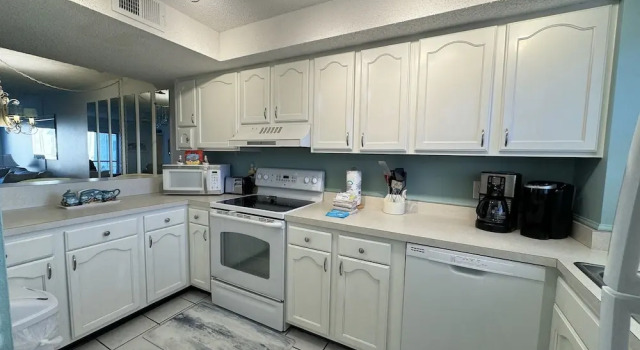 Номер Standard 217 El Matador 2 Bedroom Condo by RedAwning