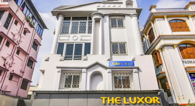FabExpress Luxor, Boek Hotel Hotels in Jādabpur met parkeren, Parkeren
