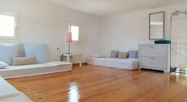 Amazing Villa Overlooking Syros Finest Beach, Prenota Villa Kinion Syros