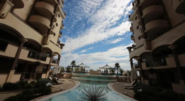 Апартаменты Golden Rainbow apartments