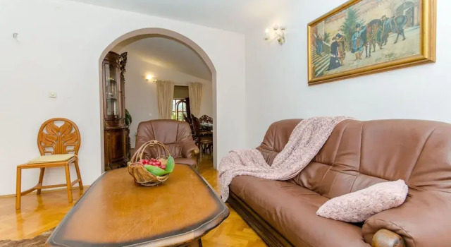 Apartman Lucija, Rezerwuj Apartament Hotele w Split-Dalmatia County z parkingiem, Parking