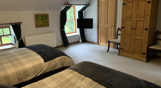 Lochside Lodge & Roundhouse Restaurant, Book Hotel Hoteller i Perthshire med parkering, Parkering