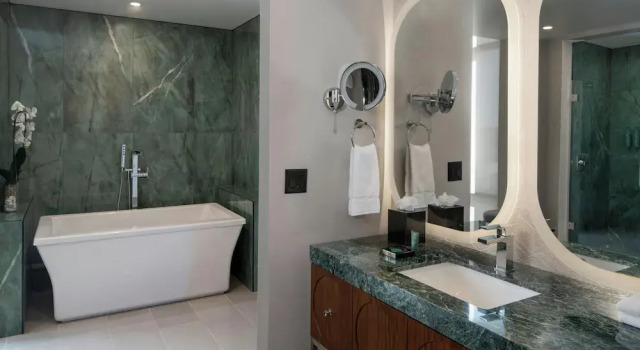 Полулюкс Trilogy Hotel Huntsville, Autograph Collection