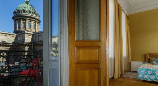 Room-complex Kazanskaya, Забронировать Отель Отели Санкт-Петербурга с парковкой, рядом с Станция метро «Сенная Площадь», Парковка